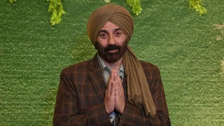 Sunny Deol hikes fees to Rs 50 crore per film after Gadar 2 success? Actor reacts Sunny Deol