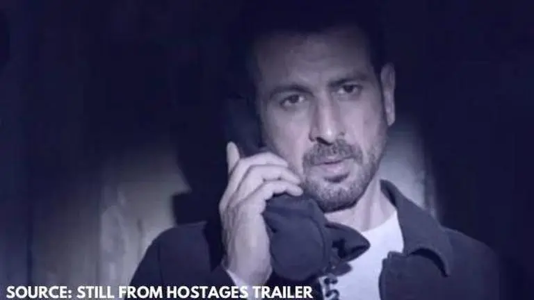 what time does hostages season 2 release on hotstar