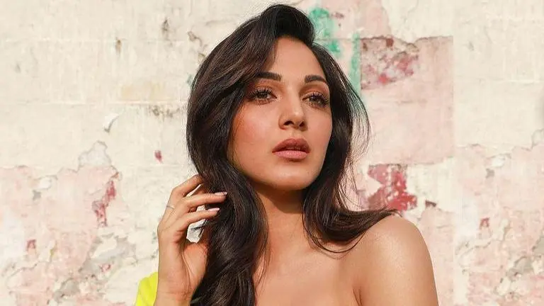 Kiara Advani took to Instagram to wish her sister Ishita Advani on her 30th birthday; See kiara advani