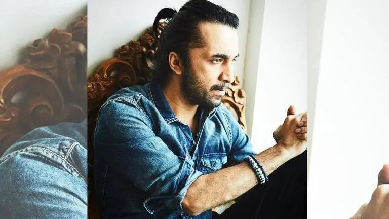 Siddhant Kapoor welcomes January with scenic view, warns about global warming Siddhant Kapoor