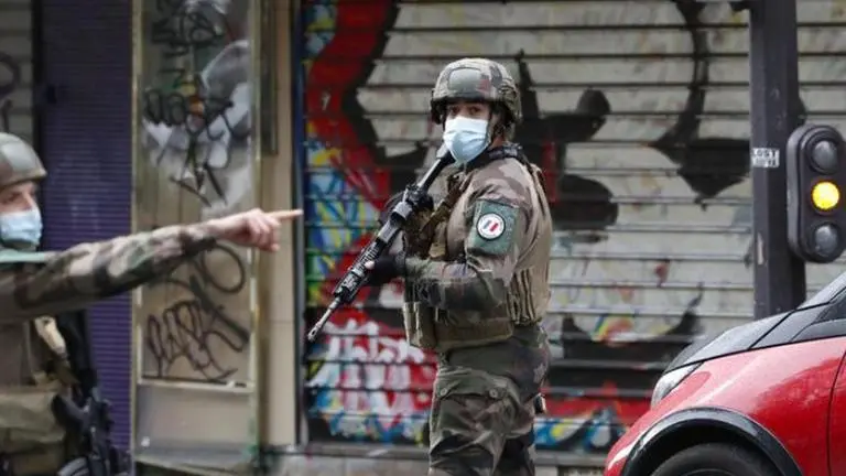 Paris: 4 wounded in knife attack, suspect arrested