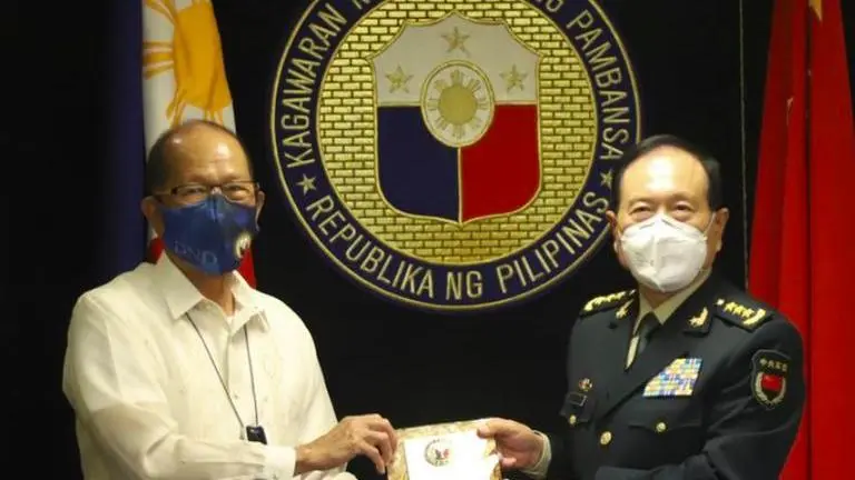 Chinese and Philippines FMs meet in Manila