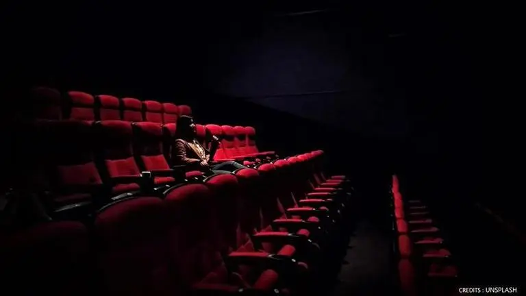 Mandatory COVID-19 vaccinations on film and TV productions now allowed in Hollywood Covid-19 vaccinations