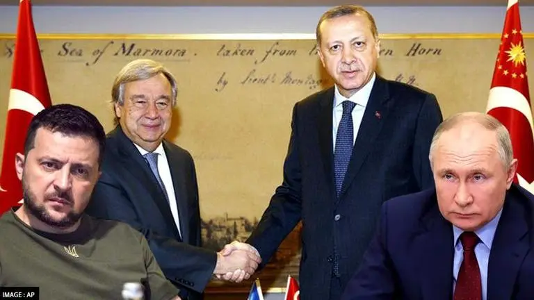 Russia, Ukraine sign separate grain export agreements with UN & Turkey in Istanbul Russia