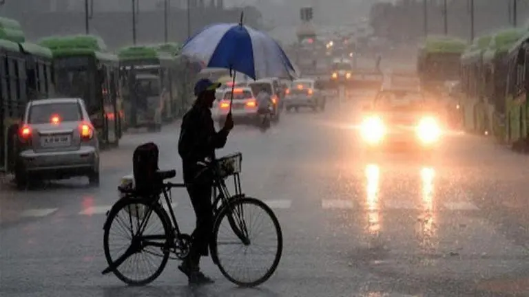 Flooding in Maharashtra's Vidarbha after rains, over 18,000 shifted