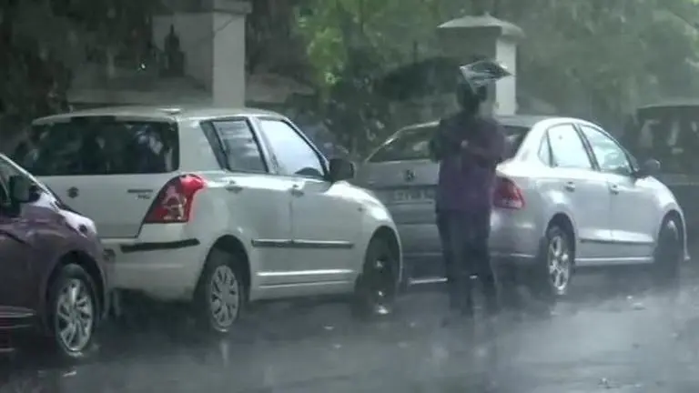 Heavy rains lash several parts of Kerala; Orange alert in four districts on day-2 of monsoon