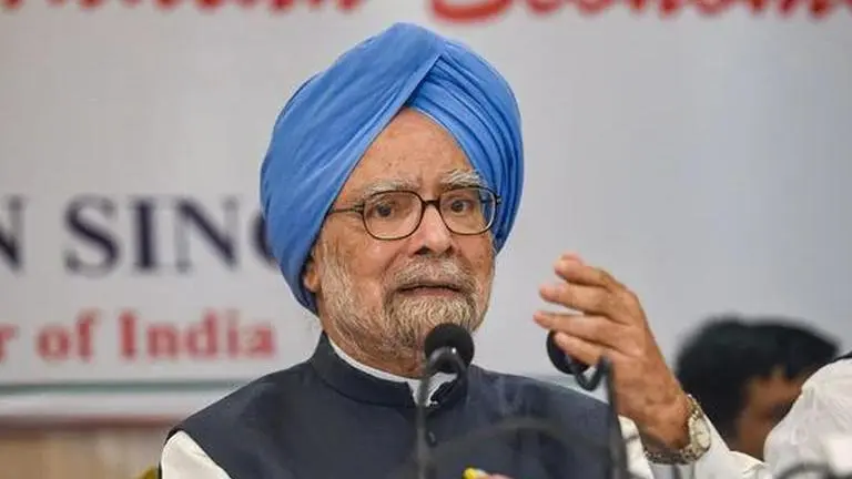 Should I quit: Manmohan asked me after Rahul ordinance episode, says Montek