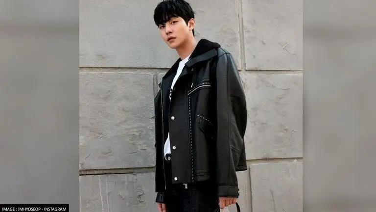'Business Proposal's Ahn Hyo Seop gets emotional after fans' sweet gesture on his birthday business proposal