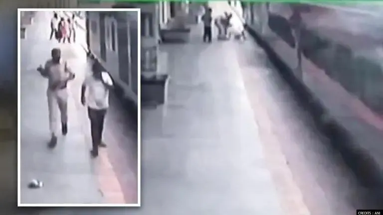 Maharashtra: RPF Jawan rescues man from moving train at Mumbai's Kurla station Maharashtra