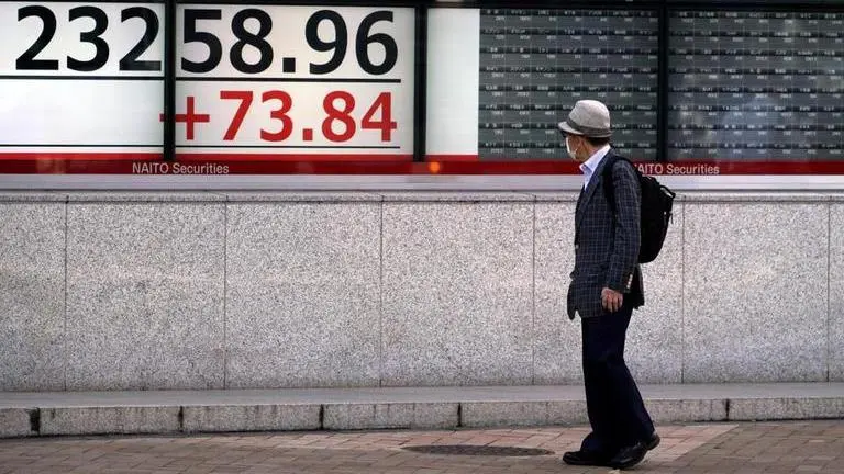 Asian shares mixed amid 2nd wave coronavirus, election fears