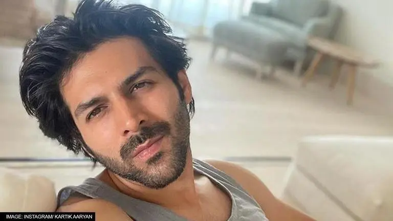 Kartik Aaryan responds hilariously after marriage proposal from a fan on Instagram; see Kartik Aaryan