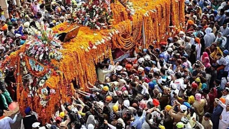 Nagar Kirtan of Sikh devotees to Nankana Sahib departs from Delhi Delhi