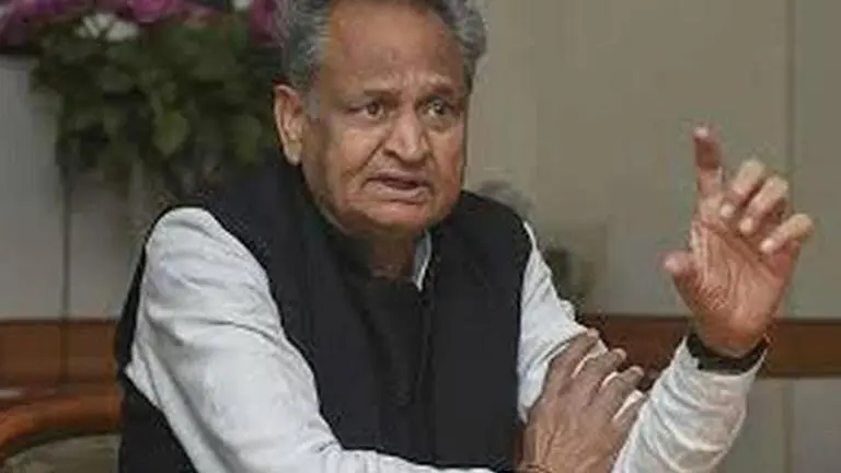 State govt trying to draw more industries: Gehlot ashok gehlot
