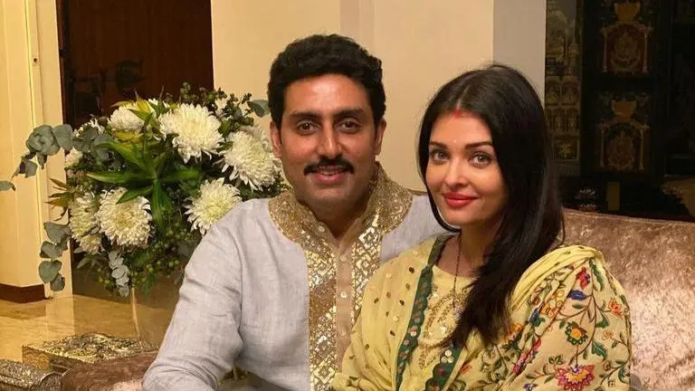 Abhishek Bachchan reacts after fan tells him to 'let' Aishwarya Rai sign more films Abhishek Bachchan