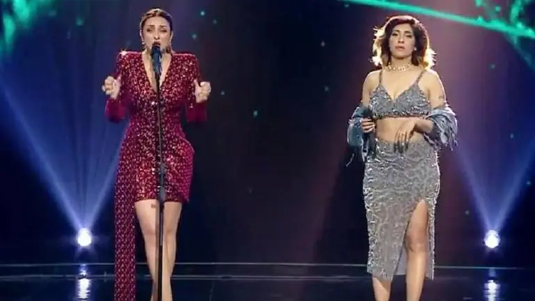 Parineeti Chopra wins hearts on sets of 'Hunarbaaz'; croons 'Kuchh Khaas' with Neha Bhasin Parineeti Chopra