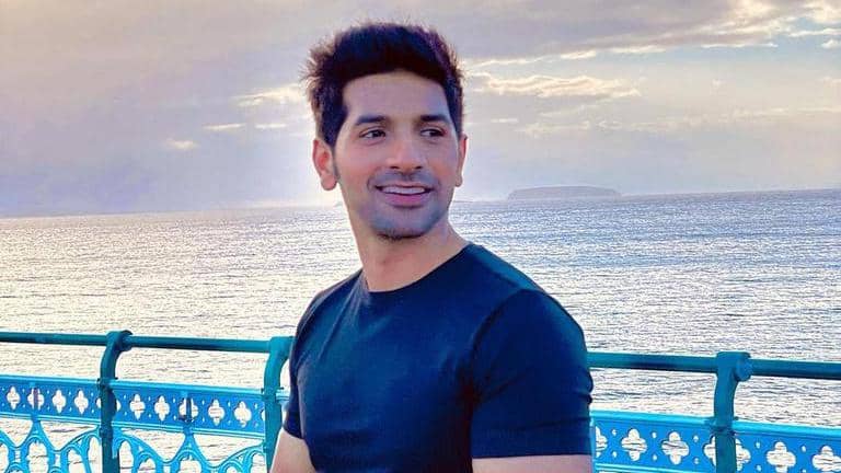 Vardhan Puri collaborates with Mahesh Bhatt, Vikram Bhatt for his next ...