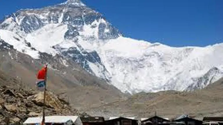 5G signal now available on Mount Everest peak EVEREST