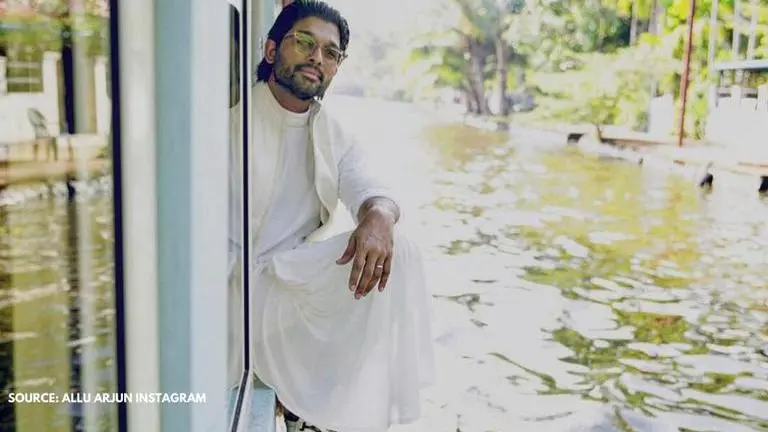 Allu Arjun makes sweet gesture, celebrates his personal assistant's birthday amid lockdown Allu Arjun