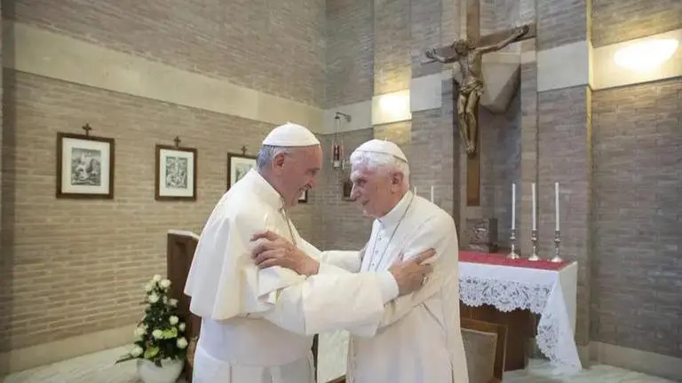 Vatican says health of retired pope Benedict XVI ‘worsening’ Pope Benedict