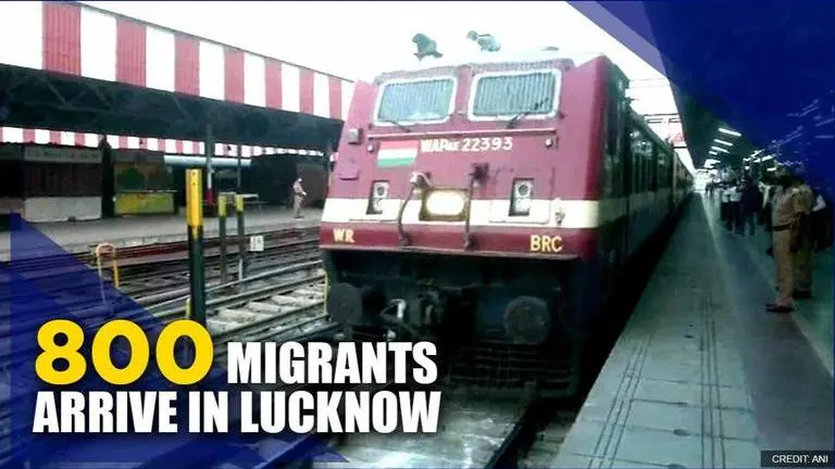 Shramik special train ferrying 800 UP migrant workers from Nashik arrives in Lucknow migrant workers