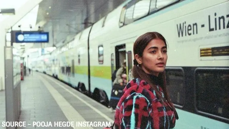 Pooja Hegde wishes her mom on her birthday, hopes to "fulfill all her dreams" Pooja Hegde