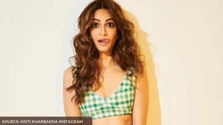 Kriti Kharbanda gives a sneak peek into her 'mood 2020' while sporting an all-black look Kriti Kharbanda