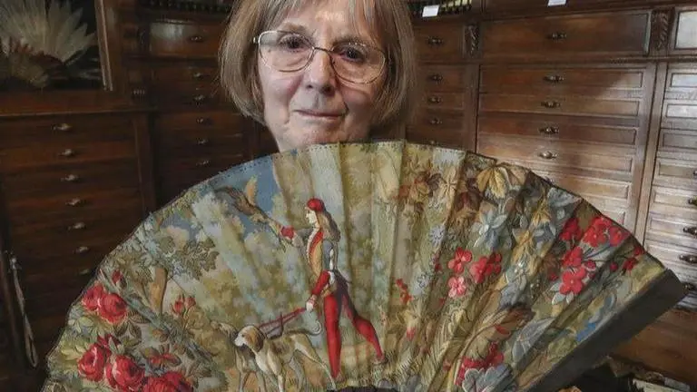 Coronavirus pushes storied Paris fan museum to brink of folding