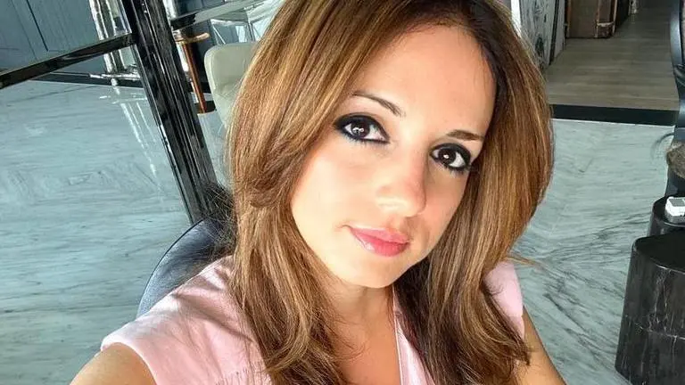 Sussanne Khan chases 'endorphins' while nailing pushups; says 'Relentlessly build arms' Sussanne Khan