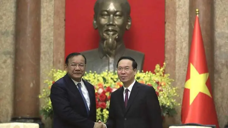 Cambodia, Malaysia ink agreements on Cambodian migrant workers Malaysia