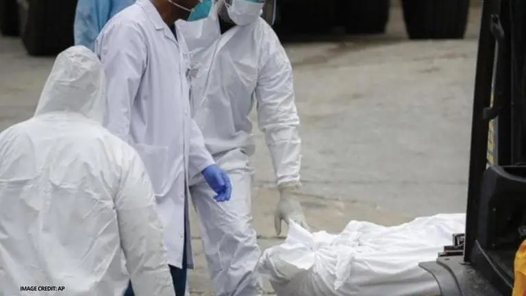 Ecuador begins storing coronavirus victims in containers