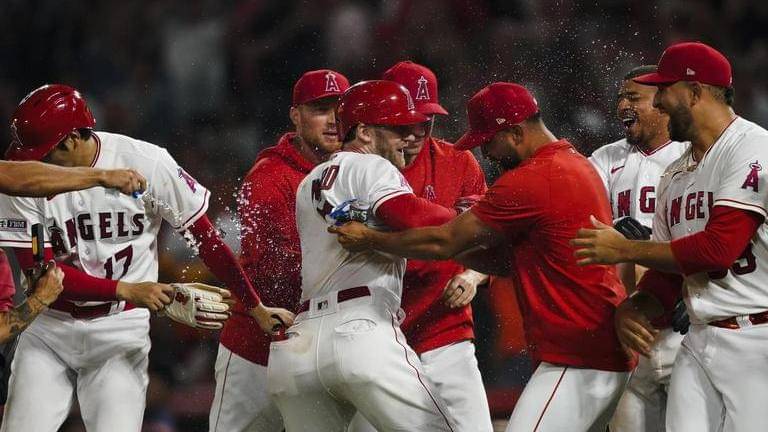 The Sports Report: Dodgers' Tense Battle: Nl West Lead In Limbo After Angels Defeat - rst5aqi