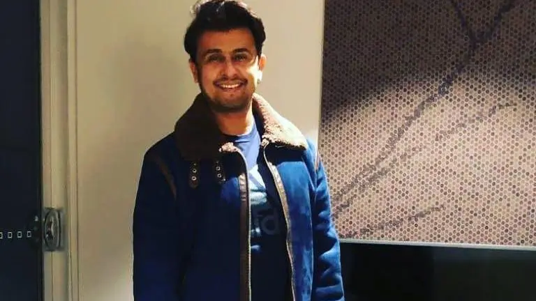 Sonu Nigam's birthday: Hilarious times when the singer mimicked legends in front of them Sonu Nigam, Sonu Nigam birthday