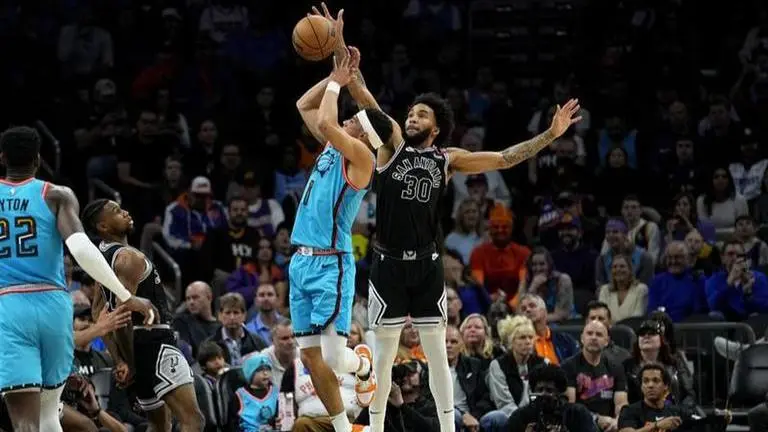 NBA Score: Phoenix Suns clinch playoff spot, rout injury-riddled San Antonio Spurs 115-94 Phoenix Suns vs San Antonio Spurs