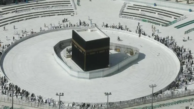 Saudi urges Muslims to defer hajj plans over virus