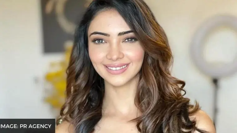 Pooja Banerjee resumes yoga after recovering from a major accident Pooja Banerjee