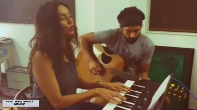 Apeksha Dandekar, Vishal Dadlani & others praise Shibani-Farhan's 'Shallow' cover Apeksha Dandekar