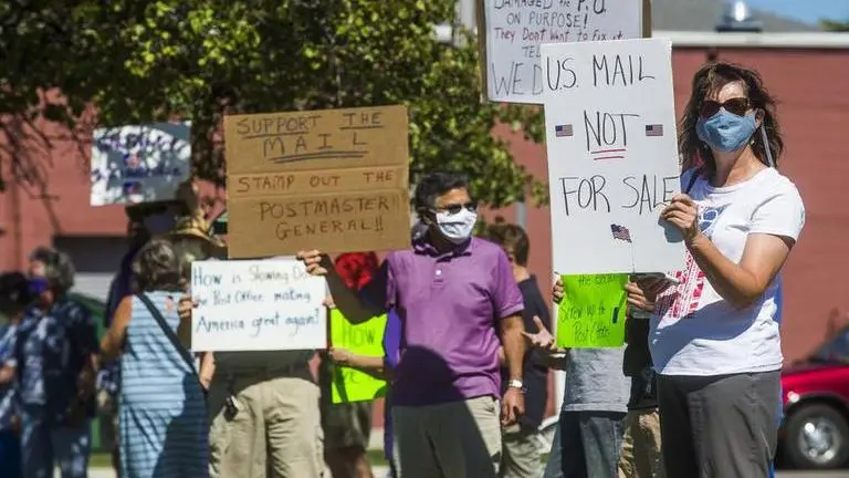 Schumer, House dems summon USPS leaders for hearing