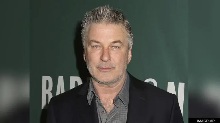 Alec Baldwin shot prop gun on film's set that killed 1 crew member, injured director Alec Baldwin