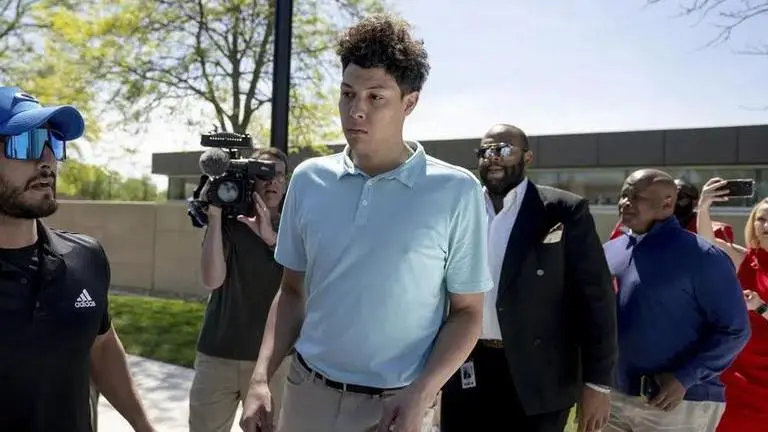 Patrick Mahomes' brother Jackson in legal trouble; Faces brief jail time in battery charges Patrick Mahomes' brother Jackson in legal trouble; Faces brief jail time in battery charges