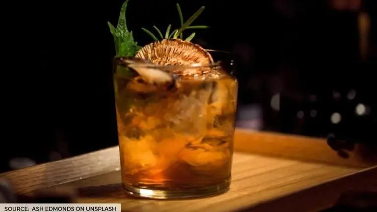 5 Cocktail Recipes to warm up your winter using simple ingredients cocktail recipes