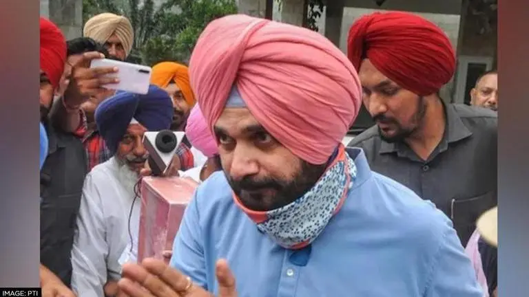Navjot Singh Sidhu resigns as Punjab Congress chief even as Amarinder Singh heads to Delhi Navjot Singh Sidhu