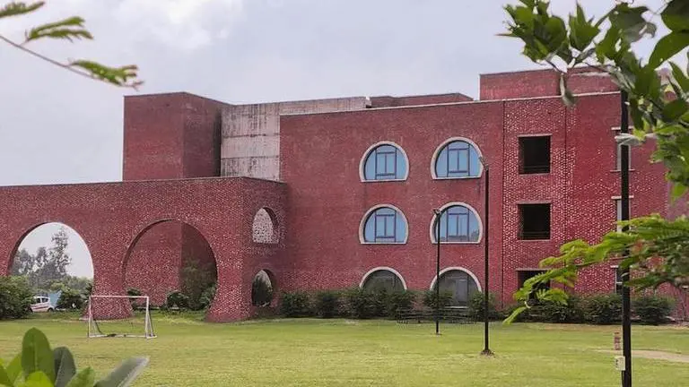 Pay what you want: IIM-Kashipur study finds pricing model can make consumers shell out more IIM-Kashipur study finds pricing model can make consumers shell out more