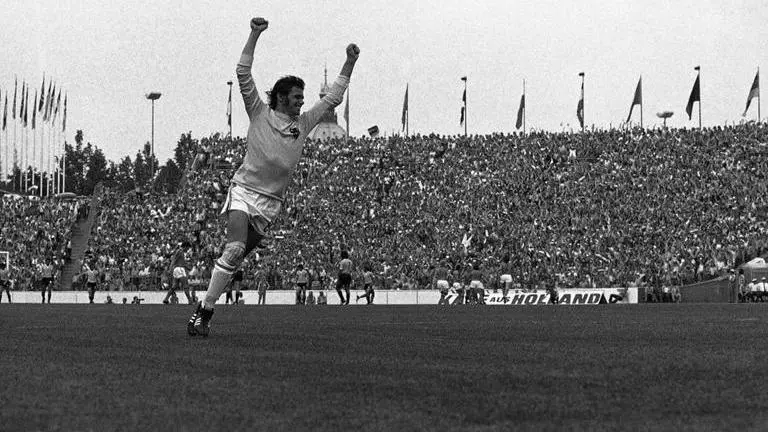 Former Netherlands goalkeeper Jan Jongbloed, runner-up in 2 FIFA World Cup finals, dies at 82 Former Netherlands goalkeeper Jan Jongbloed