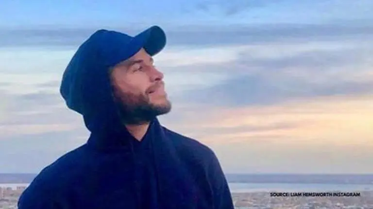 Is Liam Hemsworth obsessed with capturing the sky? His pictures prove so Liam Hemsworth