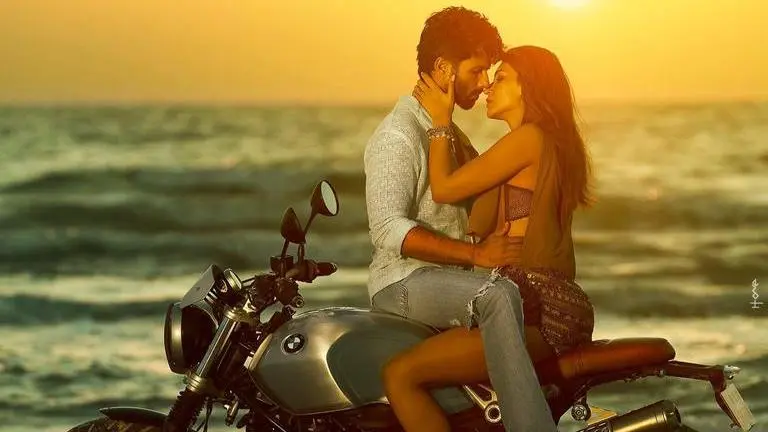 Shahid Kapoor, Kriti Sanon wrap shooting for Dinesh Vijan's film; details inside Kriti Sanon-Shahid Kapoor