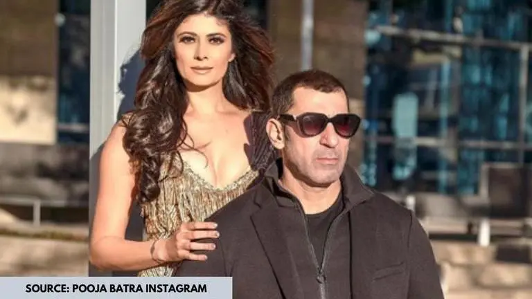 Pooja Batra gets nostalgic as she recollects hubby Nawwab Shah’s proposal from last year Pooja Batra