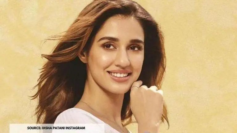 Disha Patani stuns in her latest mirror selfie in athleisure | See picture disha patani