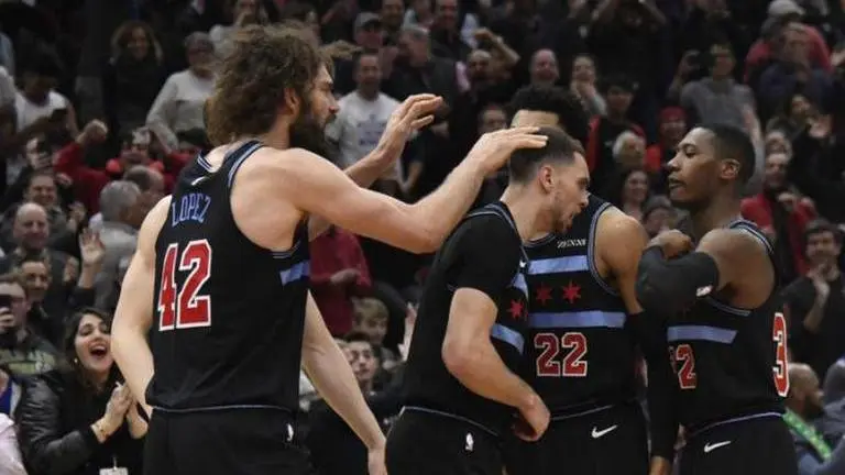 LaVine scores 39, Bulls beat Doncic-less Mavericks 118-108