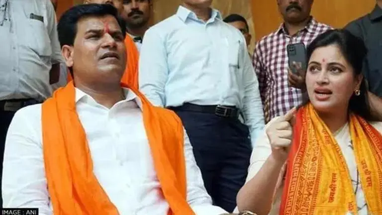 Mumbai Sessions court reserves order on Navneet, Ravi Rana's bail plea for May 2 Navneet Rana