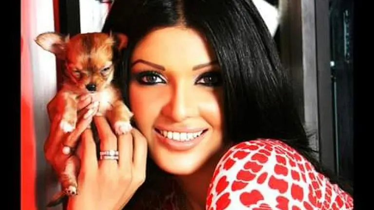 Koena Mitra takes legal action against impostor account on IG, asks fans to report it koena mitra